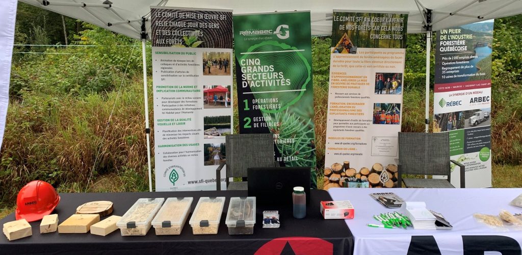 Kiosque à la Journée forestière